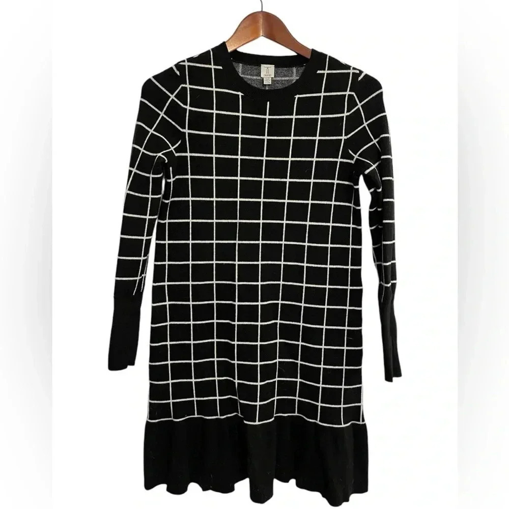 Tristan  black and white plaid dress with ruffle bottom size xsmall